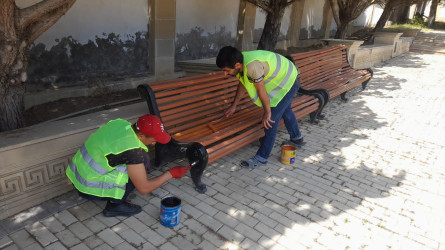 Bakıxanov küçəsi Sevil Qazıyeva parkında cari təmir işləri aparılıb.