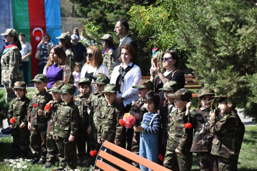 Nəsimi rayonunda 27 Sentyabr - Anım günü münasibətilə  rayon ərazisində yerləşən “Zəfər bağı”nda tədbir keçirilib.