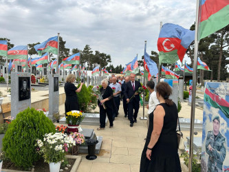 Vətən müharibəsi Şəhidi Hüseynzadə Həmidağa Bağı oğlunun doğum günündə əziz xatirəsi yad olundu.