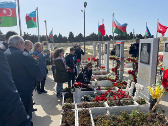 Nəsimi rayonunda Vətən müharibəsi Şəhidi Həsənov Teymur Mahal oğlunun doğum günü qeyd olunub.