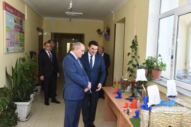 Nəsimi rayon İcra Hakimiyyətinin başçısı növbəti səyyar qəbul keçirib