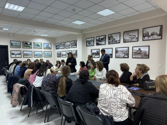 Nəsimi rayonunda gender zorakılığının qarşısının alınması ilə əlaqədar məlumatlandırma və maarifləndirmə mövzusunda növbəti tədbir keçirilib.