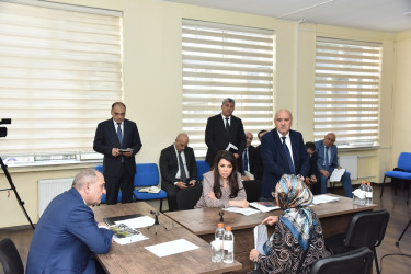 Nəsimi rayon İcra Hakimiyyətinin başçısı növbəti səyyar qəbul keçirib