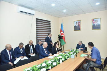 Nəsimi rayon İcra Hakimiyyətinin başçısı növbəti səyyar qəbul keçirib