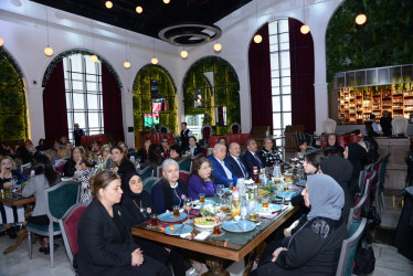 Nəsimi rayonunda “8 Mart - Beynəlxalq Qadınlar Günü” münasibətilə Ulu Öndər Heydər Əliyev və Azərbaycan cəmiyyətinin inkişafında qadınların rolu adlı  tədbir keçirilib.