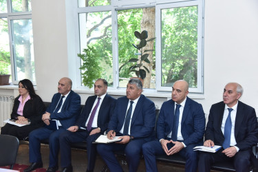 Nəsimi rayon İcra Hakimiyyətinin başçısı növbəti səyyar qəbul keçirib
