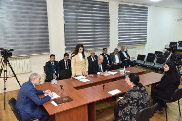 Nəsimi rayon İcra Hakimiyyətinin başçısı növbəti səyyar qəbul keçirib