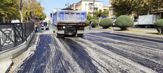 Rayon ərazisində yollarda asfaltlaşma işləri davam etdirilir.