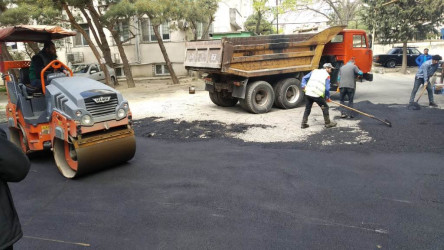 Nəsimi rayonunda məhəllədaxili yollarda abadlıq işləri davam etdirilir.