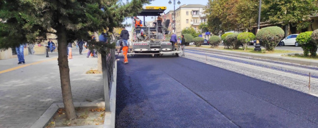 Rayon ərazisində yollarda asfaltlaşma işləri davam etdirilir.