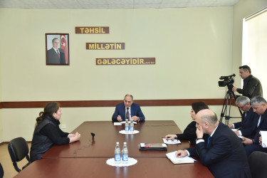 Nəsimi rayon İcra Hakimiyyətinin başçısı növbəti səyyar qəbul keçirib