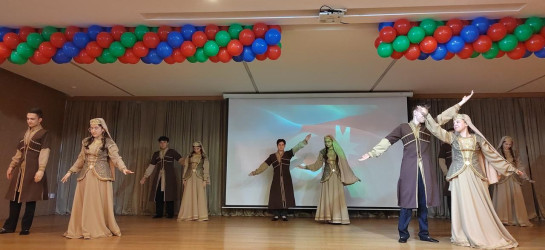 Nəsimi rayonunda “Vətənə, xalqa həsr olunan ömür” adlı ədəbi-bədii kompozisiya keçirilib.