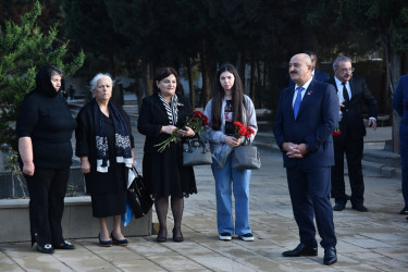 Anım günündə 2 saylı Fəxri və Şəhidlər Xiyabanında  dəfn olunmuş Şəhidlər ziyarət olundu.