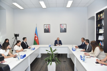 Nəsimi rayon İcra Hakimiyyətinin başçısı növbəti səyyar qəbul keçirib