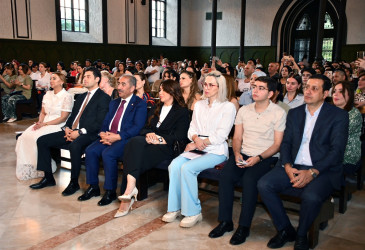 Nəsimi rayonunda “Konstitusiya və Suverenlik İli” çərçivəsində “Dünya uşaqların gözü ilə” adlı tədbir keçirilib.