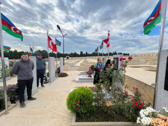 Vətən Müharibəsi Şəhidi Məmmədov Vuqar Elxan oğlunun şəhadət günündə əziz xatirəsi yad edildi.