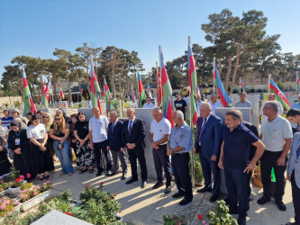 Vətən Müharibəsi Şəhidlərinin və Şəhid Kazımov Vüsal Vüqar oğlunun doğum günü ərəfəsində xatirəsi yad olundu.