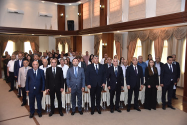 Nəsimi rayon İcra Hakimiyyətində 20 Sentyabr - Dövlət Suverenliyi Günü münasibətilə tədbir keçirilib.