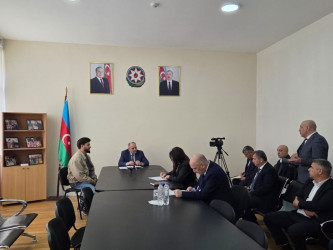 Nəsimi rayon İcra Hakimiyyətinin başçısı növbəti səyyar qəbul keçirib