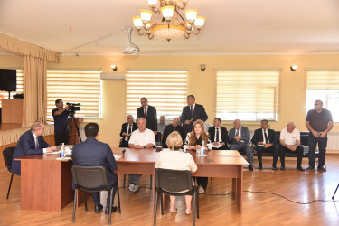 Nəsimi rayon İcra Hakimiyyətinin başçısı növbəti səyyar qəbul keçirib