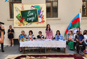 Nəsimi rayonunun ümumtəhsil müəssisələrində “Son zəng” tədbirləri keçirildi.
