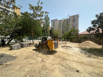 Nəsimi rayonu Ceyhun Səlimov küçəsi 7 saylı ünvanda abadlıq-quruculuq işlərinə başlanılıb.