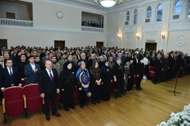 Nəsimi rayonunda Ulu Öndər Heydər Əliyevin anım gününə həsr olunmuş tədbir keçirilib.