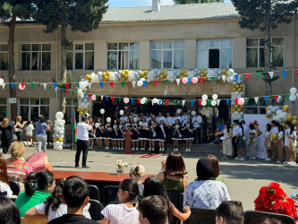 Nəsimi rayonunun ümumtəhsil müəssisələrində “Son zəng” tədbirləri keçirildi.