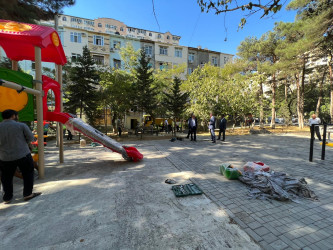 Rayonun Cavadxan küçəsi 26,30 saylı ünvanlarında aparılan abadlıq-quruculuq işləri davam edir.