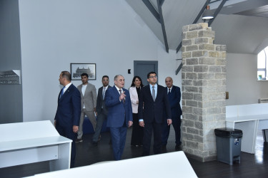 Nəsimi rayon İcra Hakimiyyətinin başçısı növbəti səyyar qəbul keçirib