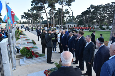 Anım günündə 2 saylı Fəxri və Şəhidlər Xiyabanında  dəfn olunmuş Şəhidlər ziyarət olundu.