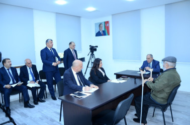Nəsimi rayon İcra Hakimiyyətinin başçısı növbəti səyyar qəbul keçirib