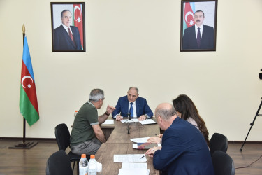 Nəsimi rayon İcra Hakimiyyətinin başçısı növbəti səyyar qəbul keçirib