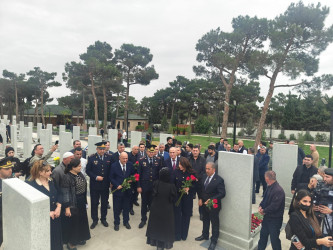 Vətən Müharibəsi Şəhidi Hüseynzadə Həmidağa Bağı oğlunun şəhadət günündə əziz xatirəsi yad edildi.