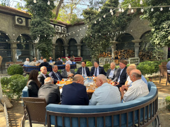 Nəsimi Rayonunda Ağsaqqallar Şurasının təşkilatçılığı ilə 1 oktyabr "Ahıllar günü"nə həsr olunmuş görüş keçirilib.