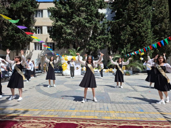 Nəsimi rayonunun ümumtəhsil müəssisələrində “Son zəng” tədbirləri keçirildi.