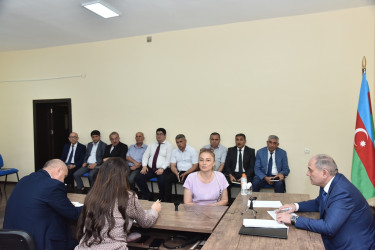Nəsimi rayon İcra Hakimiyyətinin başçısı növbəti səyyar qəbul keçirib