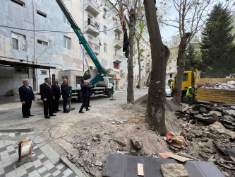 Nəsimi rayonu Səməd Vurğun 112 saylı ünvanda abadlıq-quruculuq işləri davam etdirilir.