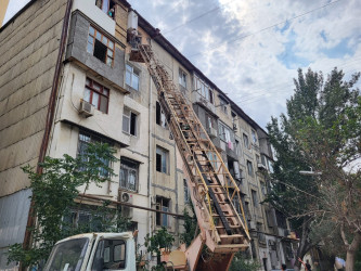 Nəsimi rayonu Hüseynbala Əliyev 38, və 6 saylı binaların fasadında əsaslı təmir işlərinə başlanılıb.