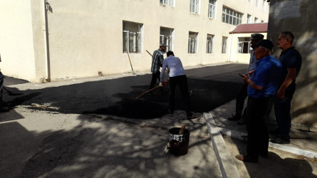 Rayonda asfaltlaşma işləri davam etdirilir.