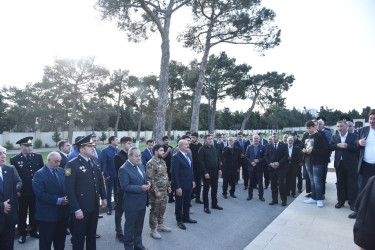 Anım günündə 2 saylı Fəxri və Şəhidlər Xiyabanında  dəfn olunmuş Şəhidlər ziyarət olundu.