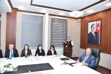 Nəsimi rayon İcra Hakimiyyətində respublikanın ali təhsil müəssisələrinə qəbul imtahanlarında rayon üzrə yüksək bal toplayan məzunlarla görüş keçirilib
