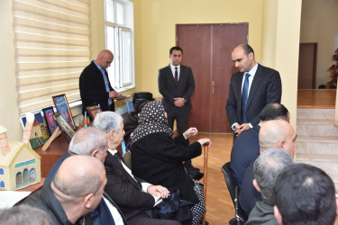 Nəsimi Rayon İcra Hakimiyyətinin başçısı Elxan İbrahimov 1 nömrəli Sahə İnzibati Ərazi Dairəsi üzrə səyyar qəbul keçirib.