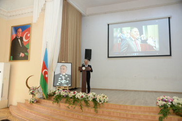 Nəsimi rayonunda Ümummilli lider Heydər Əliyevin 99-cu ildönümünə həsr olunmuş silsilə tədbirlər keçirildi.