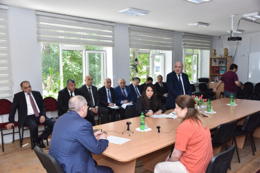 Nəsimi rayon İcra Hakimiyyətinin başçısı növbəti səyyar qəbul keçirib