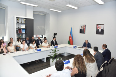 Nəsimi rayon İcra Hakimiyyətinin başçısı növbəti səyyar qəbul keçirib