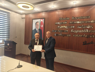 Nəsimi rayon İcra Hakimiyyətində “Heydər Əliyev Azərbaycanın dövlət qulluğu sisteminin banisidir” mövzusunda dəyirmi masa keçirilib