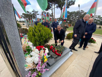 Vətən Müharibəsi Şəhidi Cəfərov Ruslan Gündüz oğlunun doğum günündə əziz xatirəsi yad edildi.