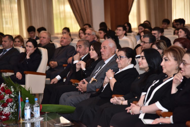 Nəsimi rayonunda Ümummilli lider Heydər Əliyevin anadan olmasının 102 illiyi münasibətilə “Ulu öndər Heydər Əliyev müasir müstəqil Azərbaycanın banisidir ” adlı tədbir keçirilib.