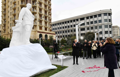 Azərbaycan Respublikasının  Prezidenti İlham Əliyev Bakıda görkəmli bəstəkar Tofiq Quliyevin abidəsinin açılışında iştirak edib.